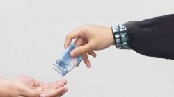 Sedekah Uang Kembalian Minimarket Bangun Jembatan untuk Warga Sukabumi