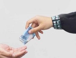 Sedekah Uang Kembalian Minimarket Bangun Jembatan untuk Warga Sukabumi